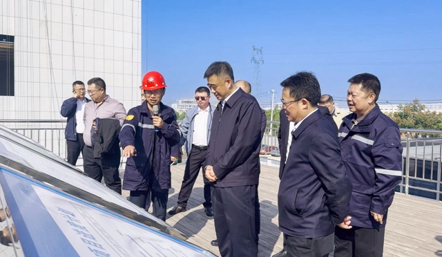 黑龍江省供銷合作社理事會主任趙勵軍、倍豐集團(tuán)董事長徐陽一行到訪宜化集團(tuán)(圖1)